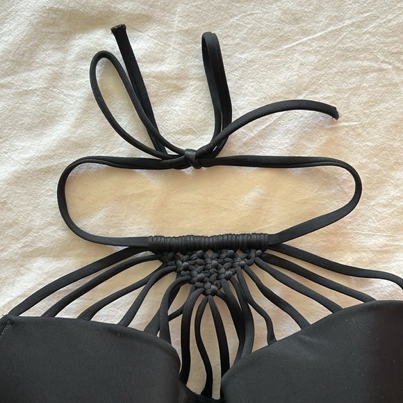 SHADE & SHORE 38C black bikini top - Picture 2 of 5